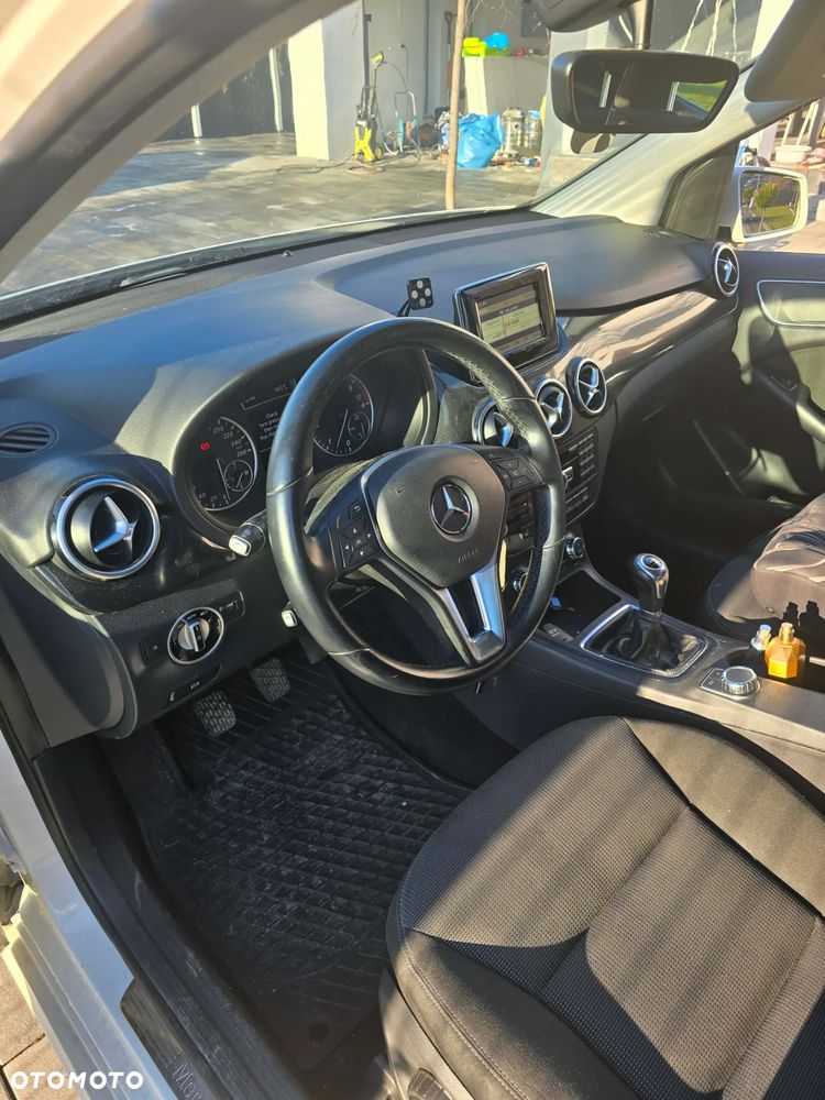 Mercedes-Benz Klasa B 180 CDI (BlueEFFICIENCY) - 4
