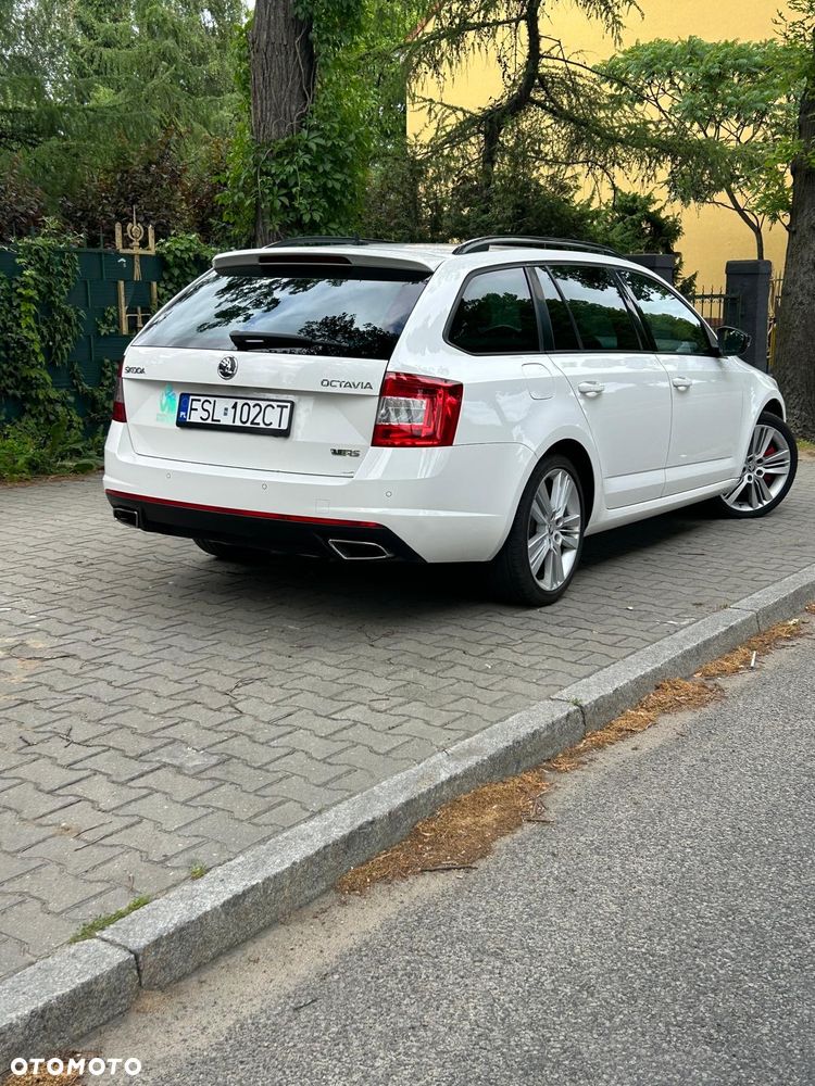 Skoda Octavia 2.0 TDI DSG RS - 4