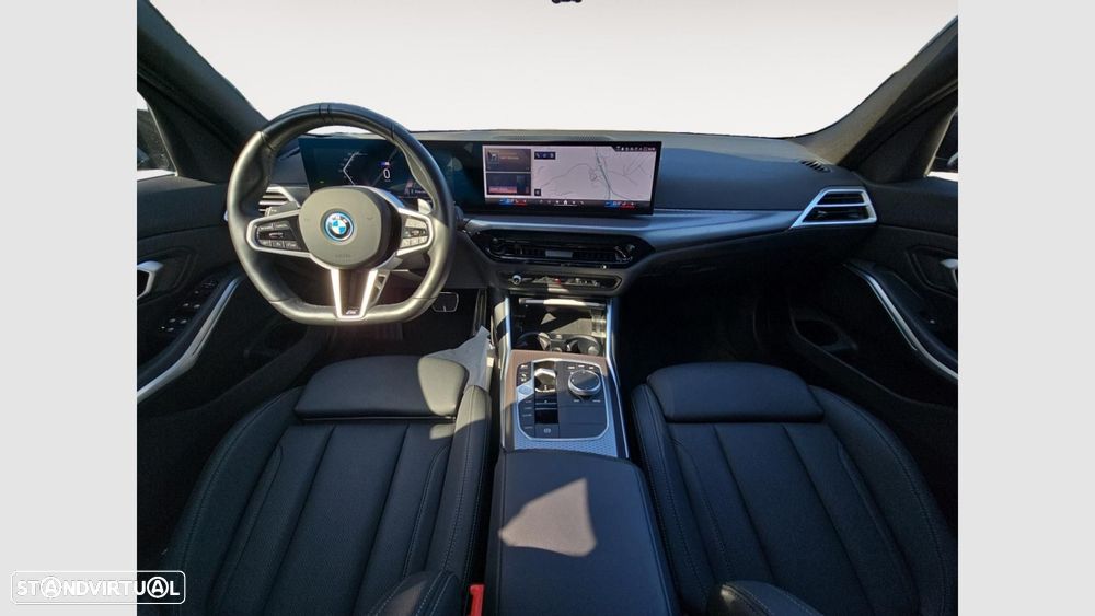 BMW 330 e Pack Desportivo M Auto — fotografia 11