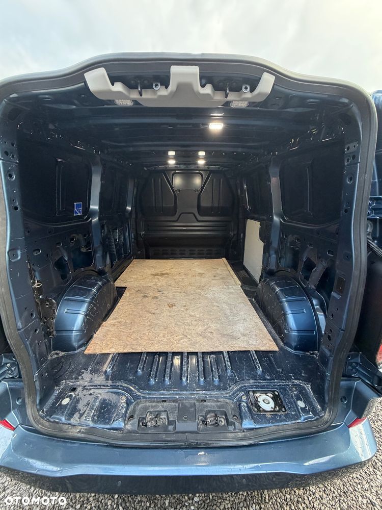 Ford TRANSIT CUSTOM - 22