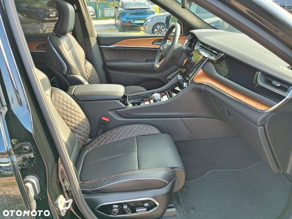 Jeep Grand Cherokee - 15