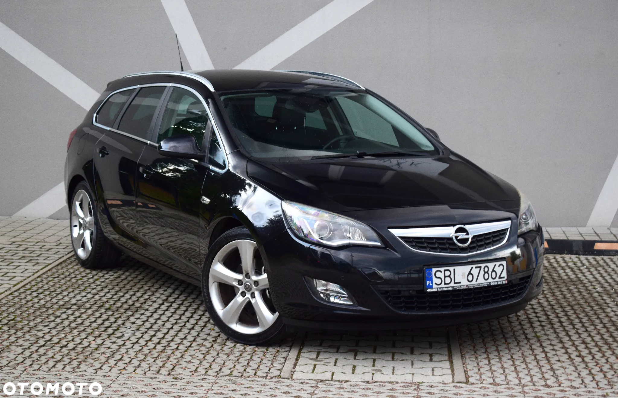 Opel Astra 1.6 Turbo Cosmo - 3