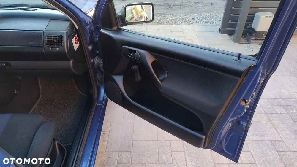 Volkswagen Golf 1.6 - 16