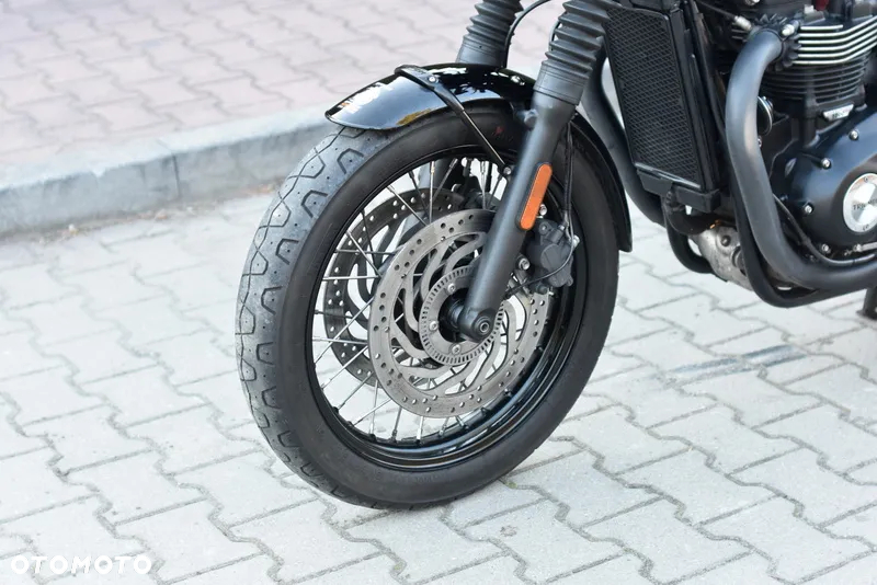 Triumph Bonneville - 26