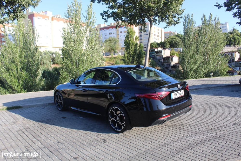 Alfa Romeo Giulia - 11