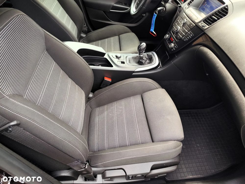 Opel Insignia - 18