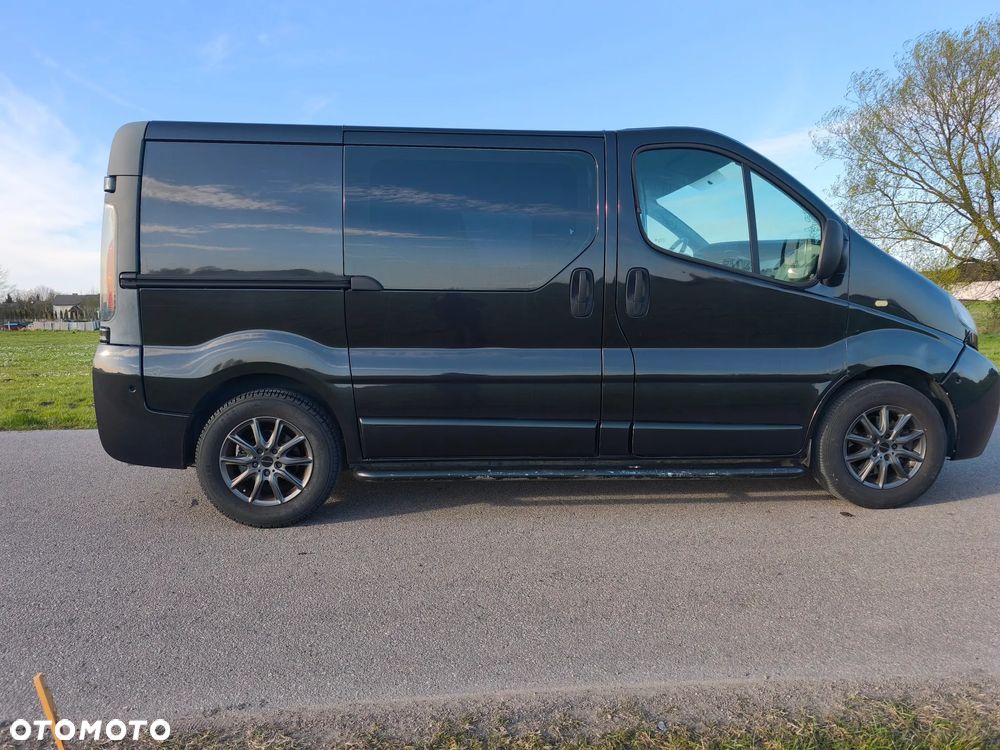Opel Vivaro - 8