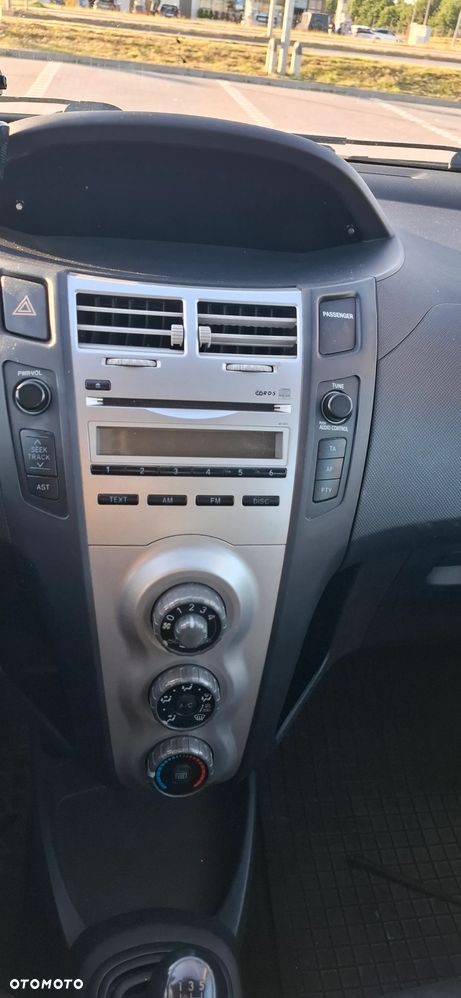 Toyota Yaris - 17