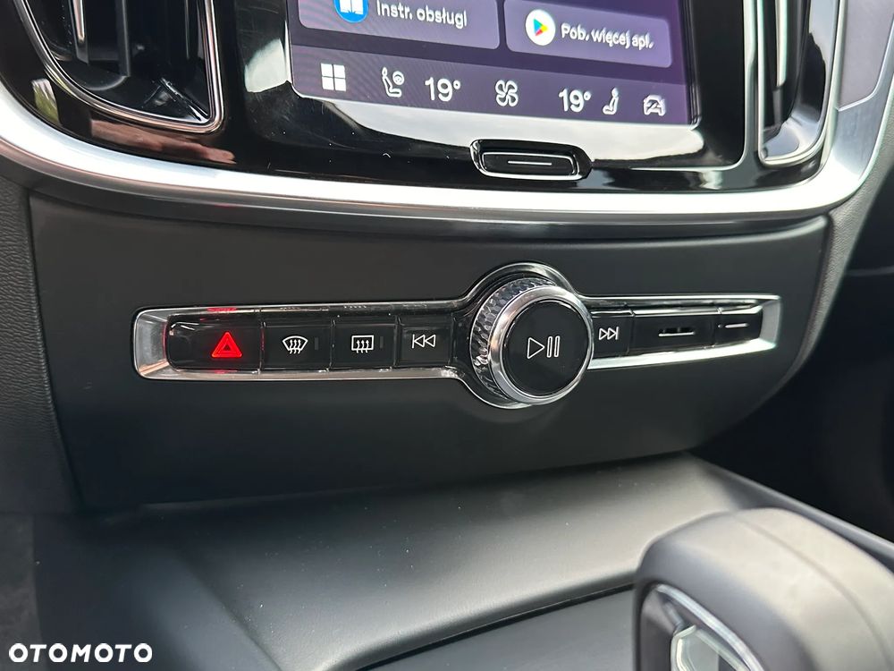 Volvo V60 Cross Country - 29