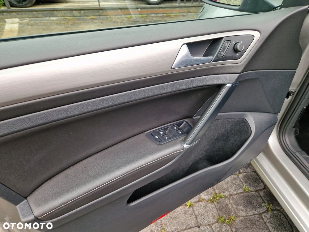 Volkswagen Golf 1.6 TDI BlueMotion Technology Comfortline - 14