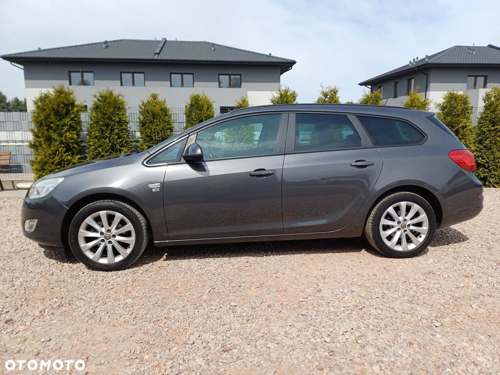 Opel Astra 1.4 Turbo 150 Jahre - 5