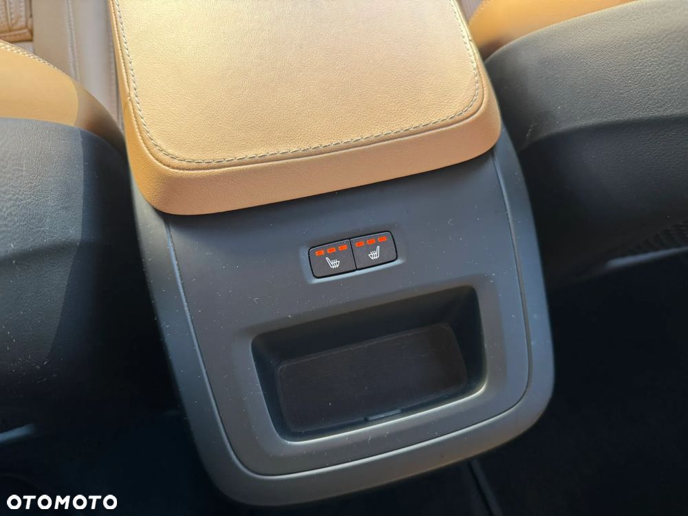 Volvo XC 90 B5 D AWD Plus Dark 7os - 25