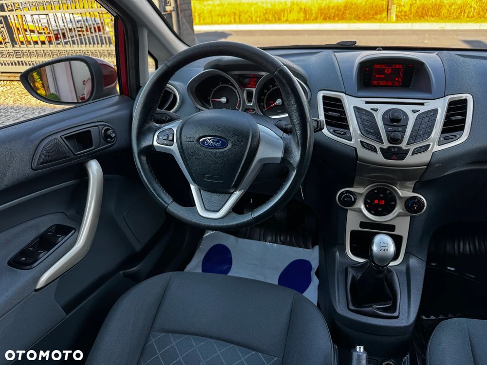 Ford Fiesta 1.25 Champions Edition - 18