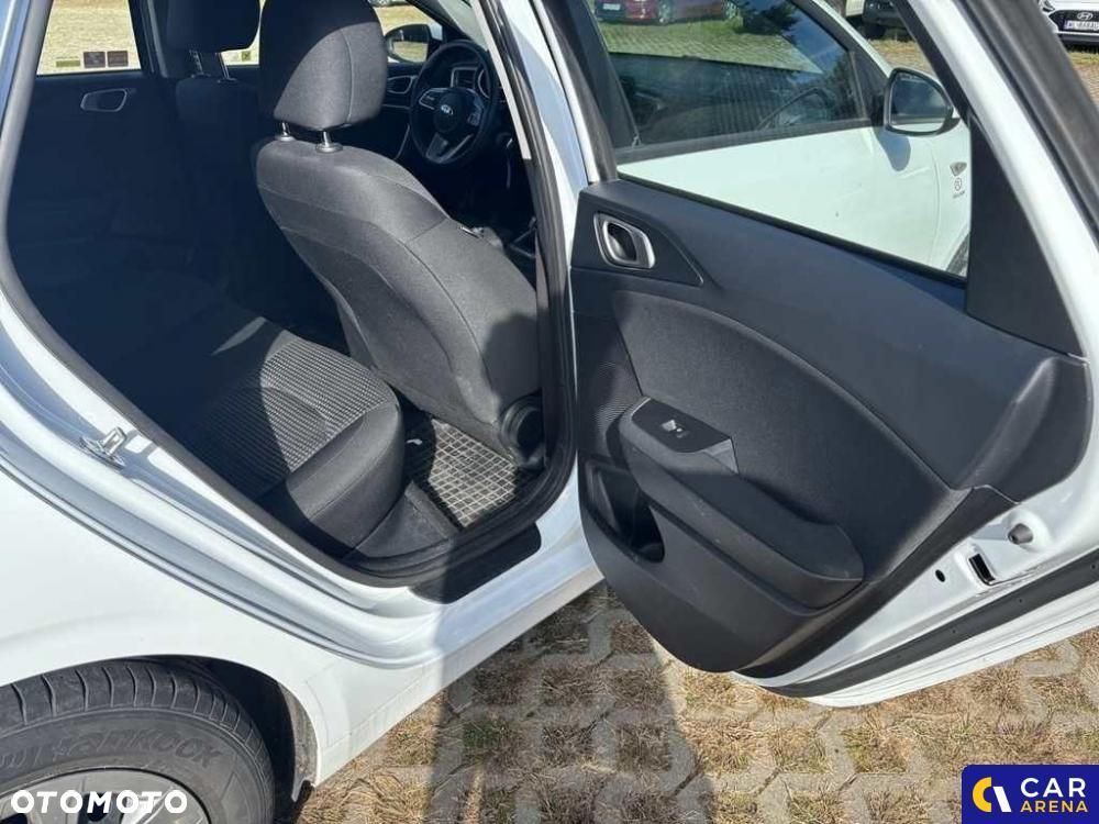 Kia Ceed - 21