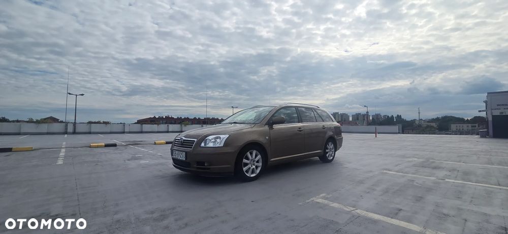 Toyota Avensis - 1