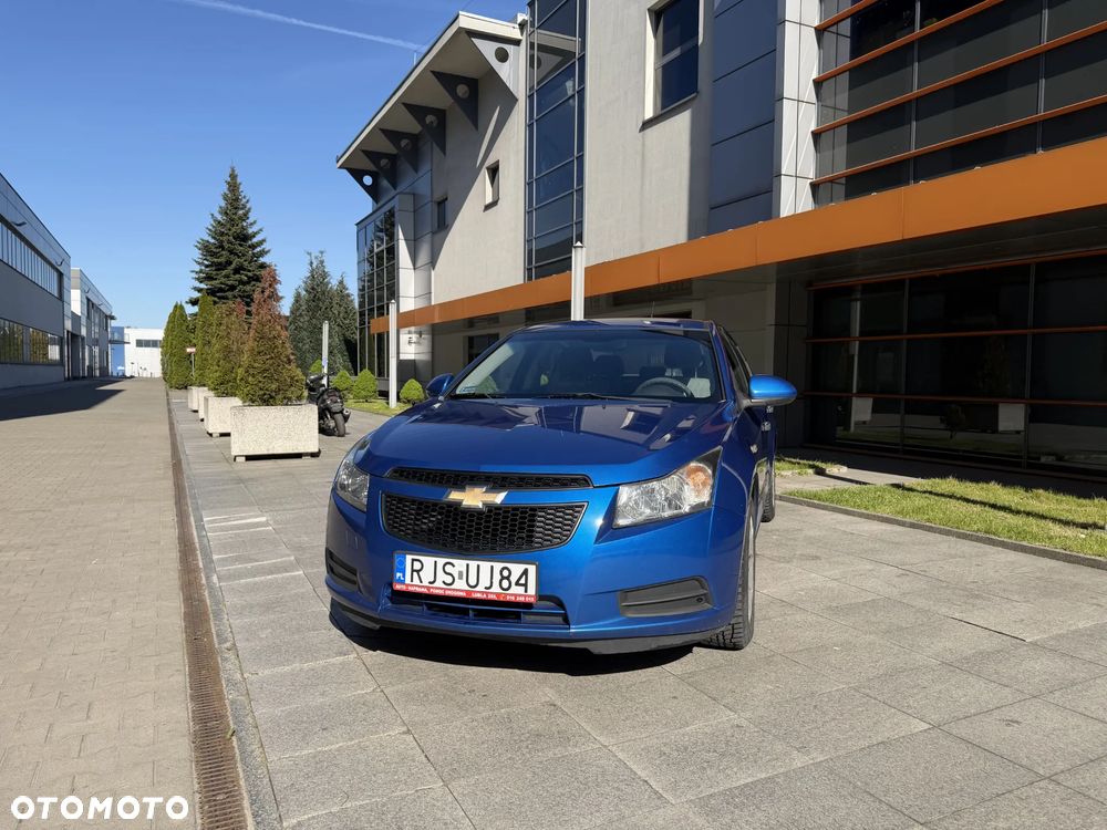 Chevrolet Cruze 1.6 Base - 3
