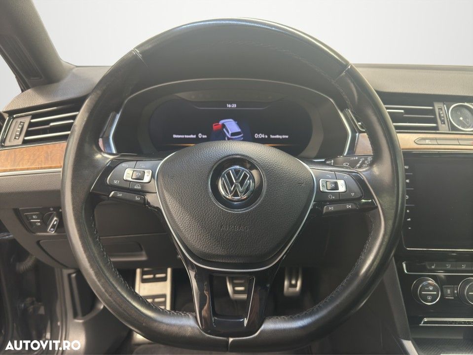 Volkswagen Passat - 10