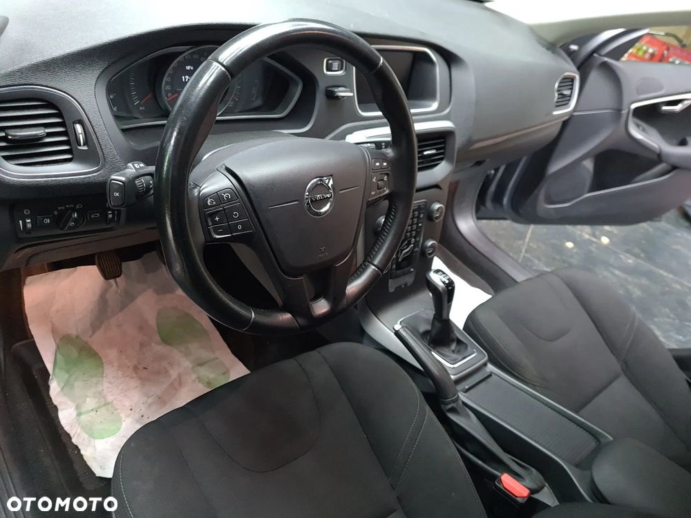 Volvo V40 Cross Country D2 Momentum - 18