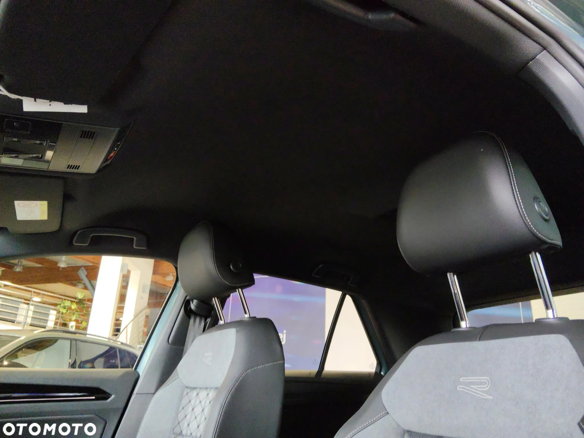 Volkswagen T-Roc 1.5 TSI R-Line DSG - 37