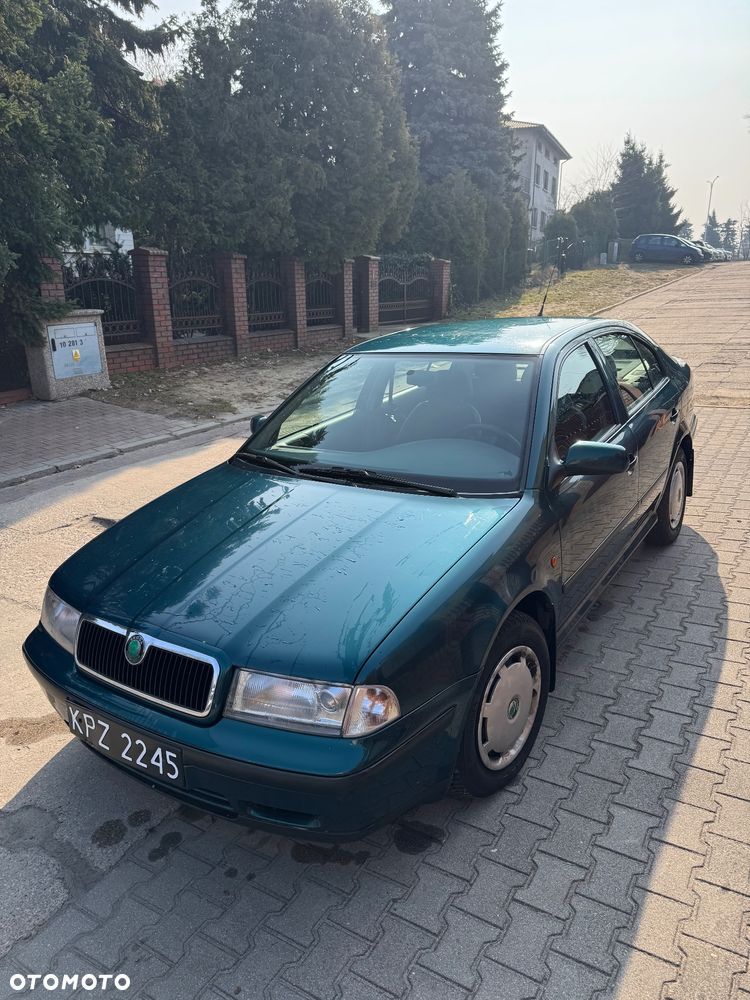 Skoda Octavia 1.6 GLX - 3