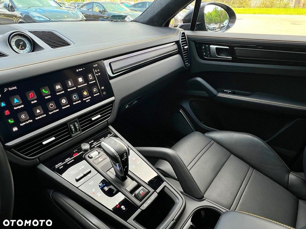 Porsche Cayenne - 16