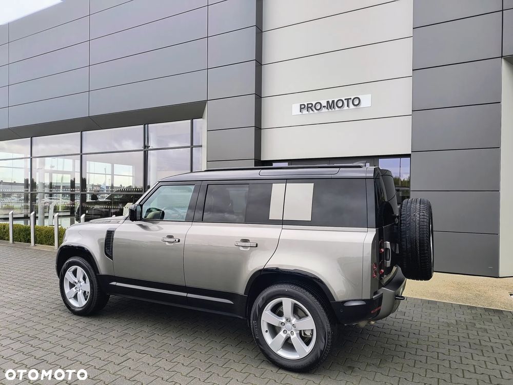 Land Rover Defender - 2