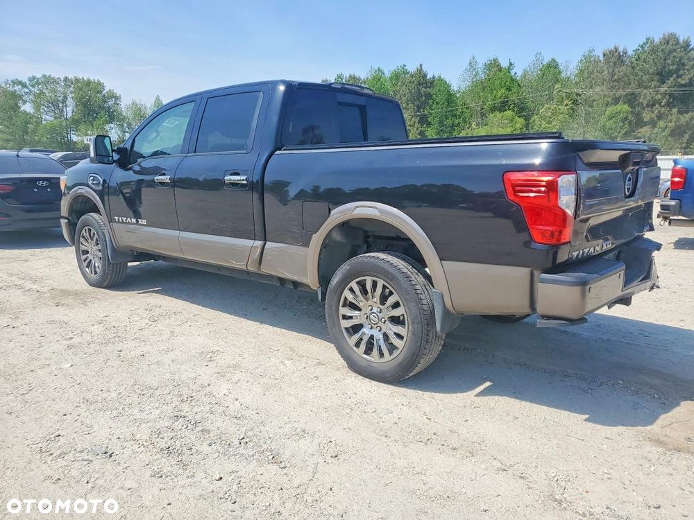 Nissan Titan - 3