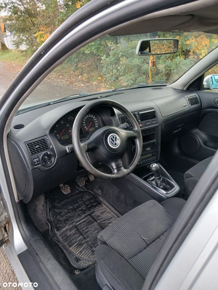 Volkswagen Golf - 4
