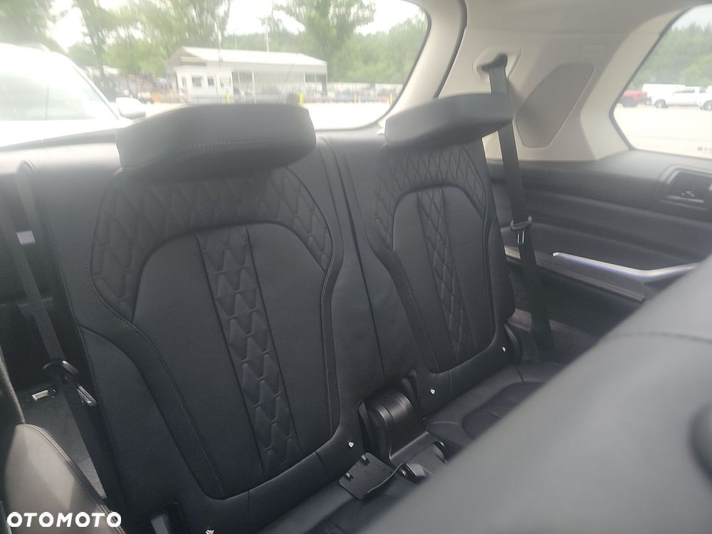 BMW X7 xDrive40i - 17