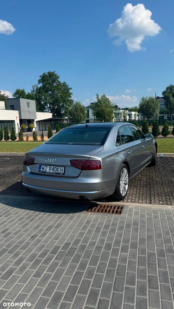 Audi A8 - 6