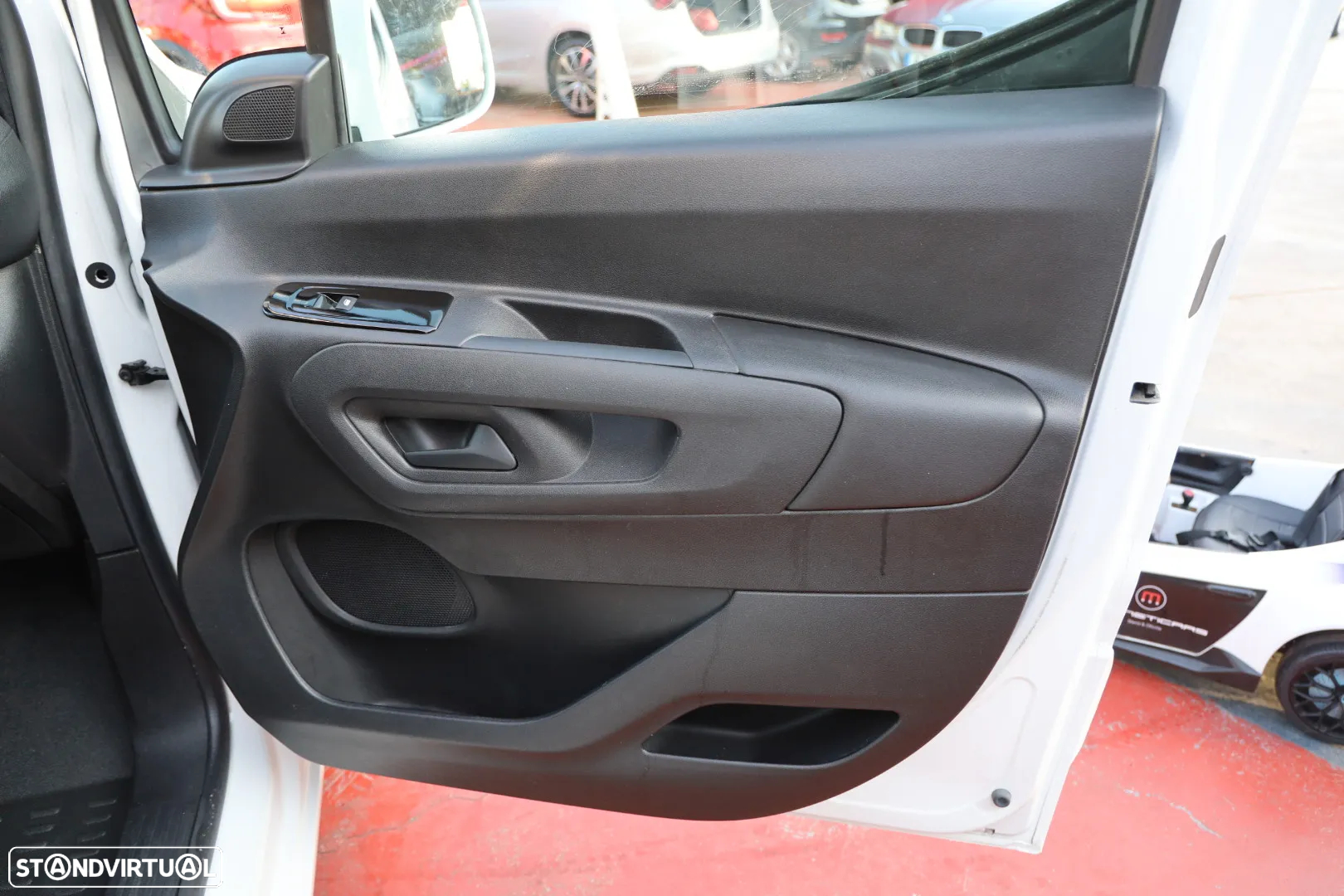 Peugeot Partner 1.6 3 lugares - 29