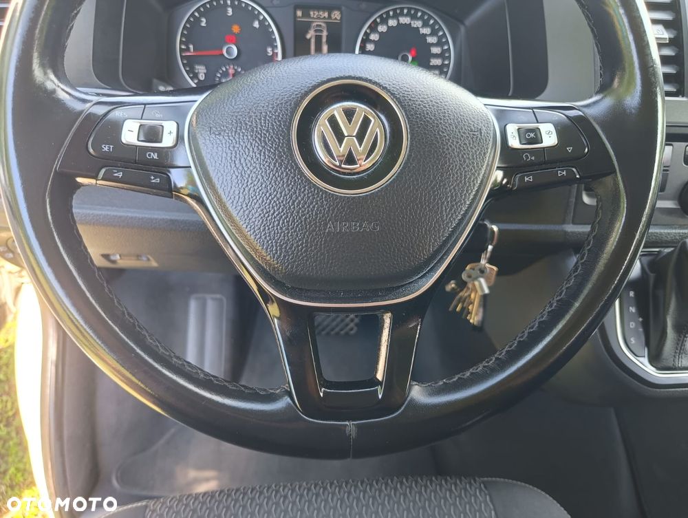 Volkswagen Multivan - 19