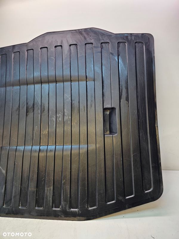 PODŁOGA BAGAŻNIKA AUDI A6 C6 AVANT KOMBI 4F9863547 - 3
