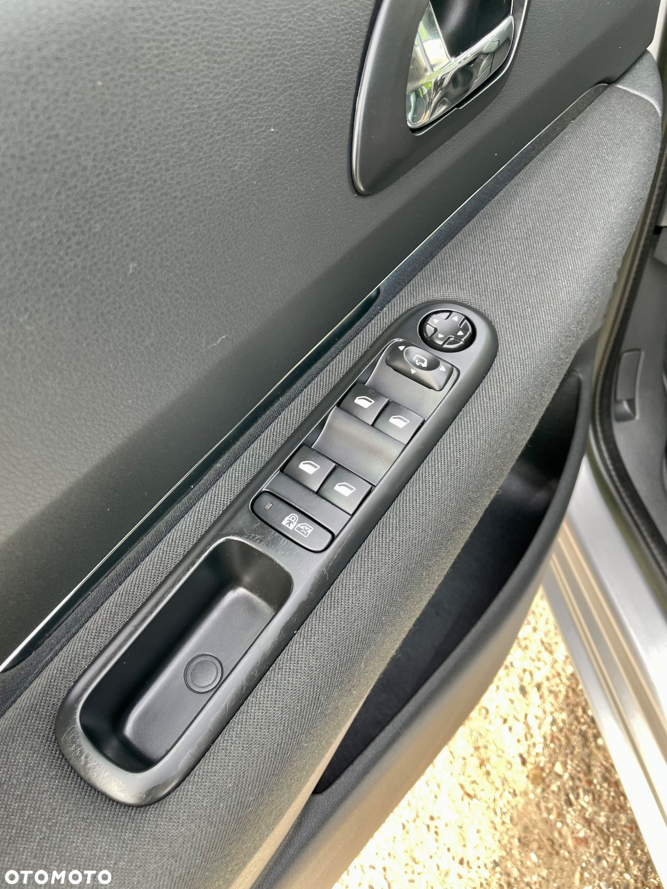 Peugeot 5008 e-HDI FAP 115 EGS6 Stop&Start Active - 28