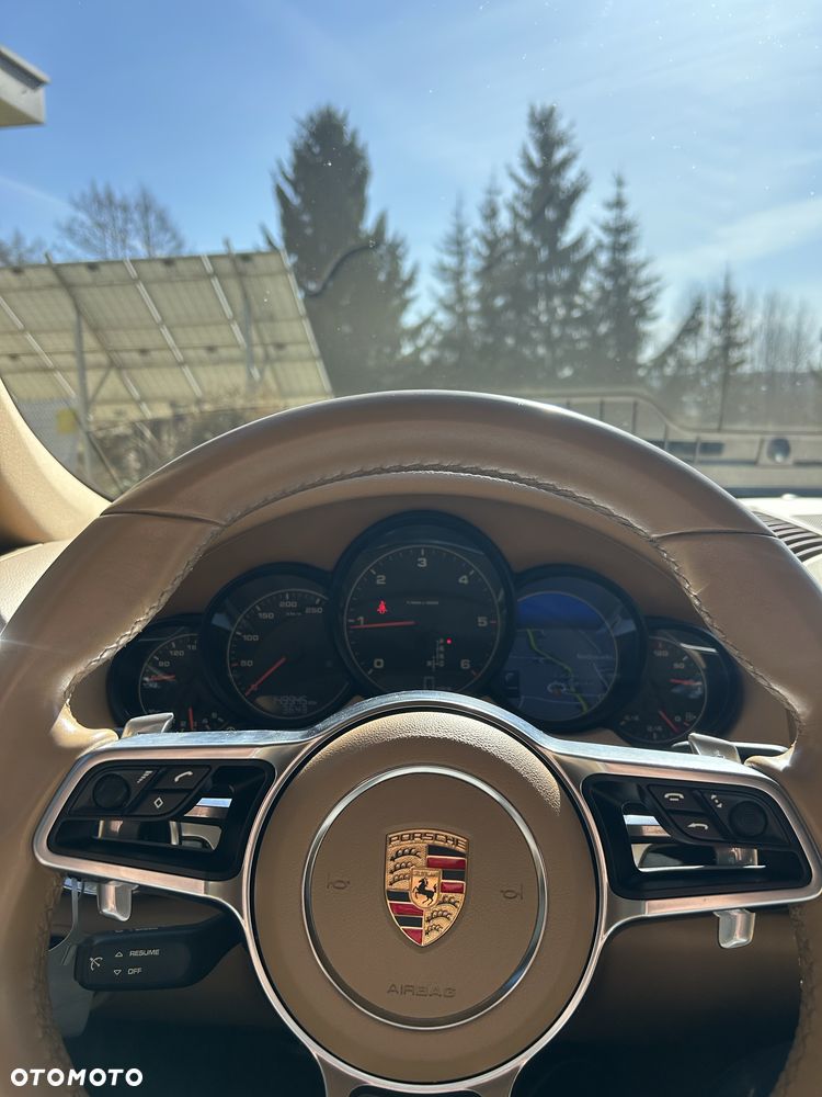 Porsche Cayenne - 4