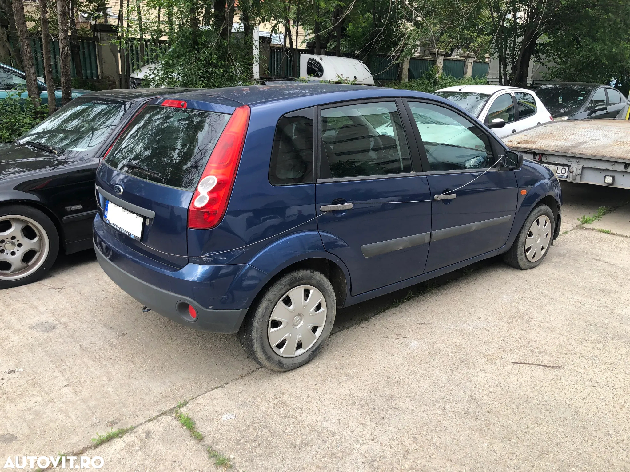 Dezmembrez Ford Fiesta MK5 4 usi albastru benzina 2007 - 2
