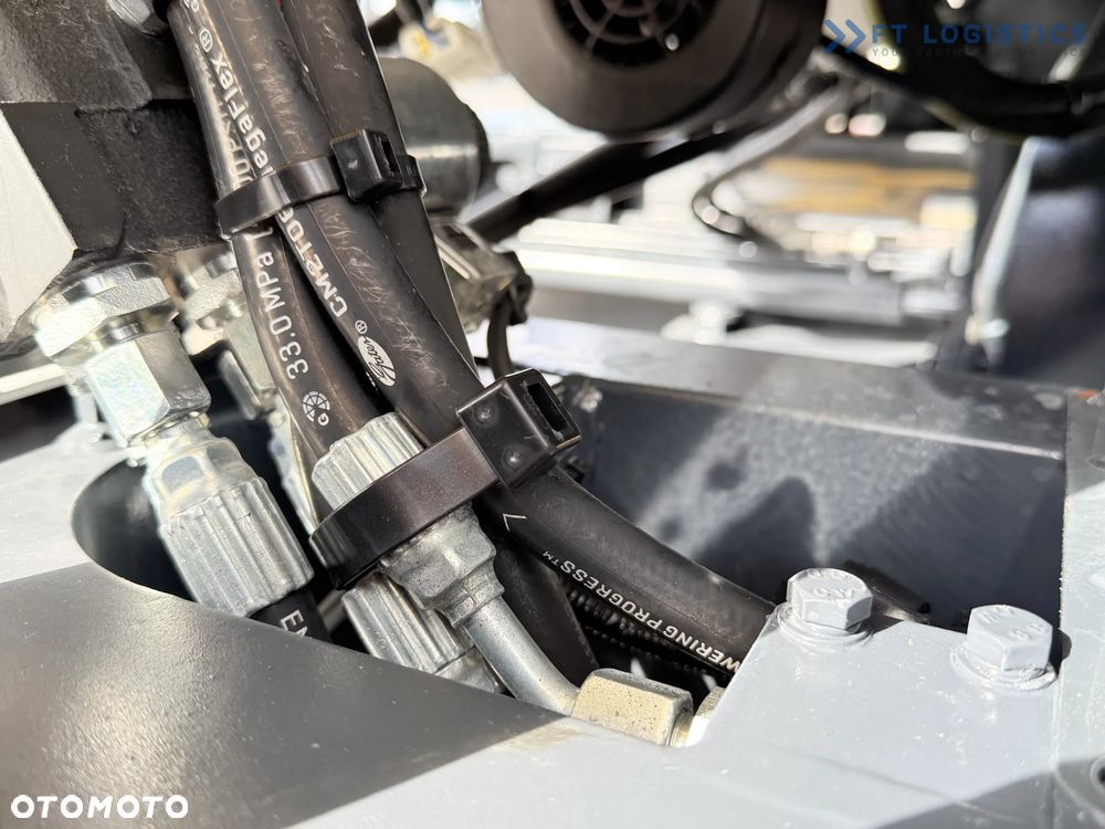 Combilift WÓZEK CZTEROKIERUNKOWY - WIELOKIERUNKOWY / JEDYNIE 491 MTH / C2500 / GAS / DUPLEX 4600MM / KRÓTKI - JEDYNIE 1900MM / SZEROKI 2700 POZYCJONER WIDEŁ / OGRZEWANIE / PEŁNA OGRZEWANA KABINA / STAN IDEALNY / Szeroka oferta wózków czterokierunkowych i bocznych, dopasowanych do różnorodnych potrzeb i zastosowań - 37