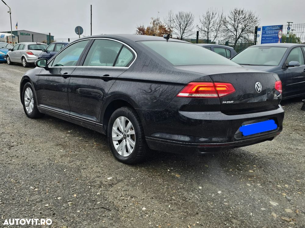 Volkswagen Passat - 4