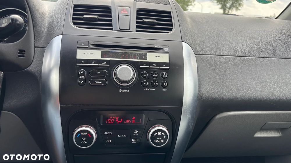 Suzuki SX4 1.6 Comfort - 10