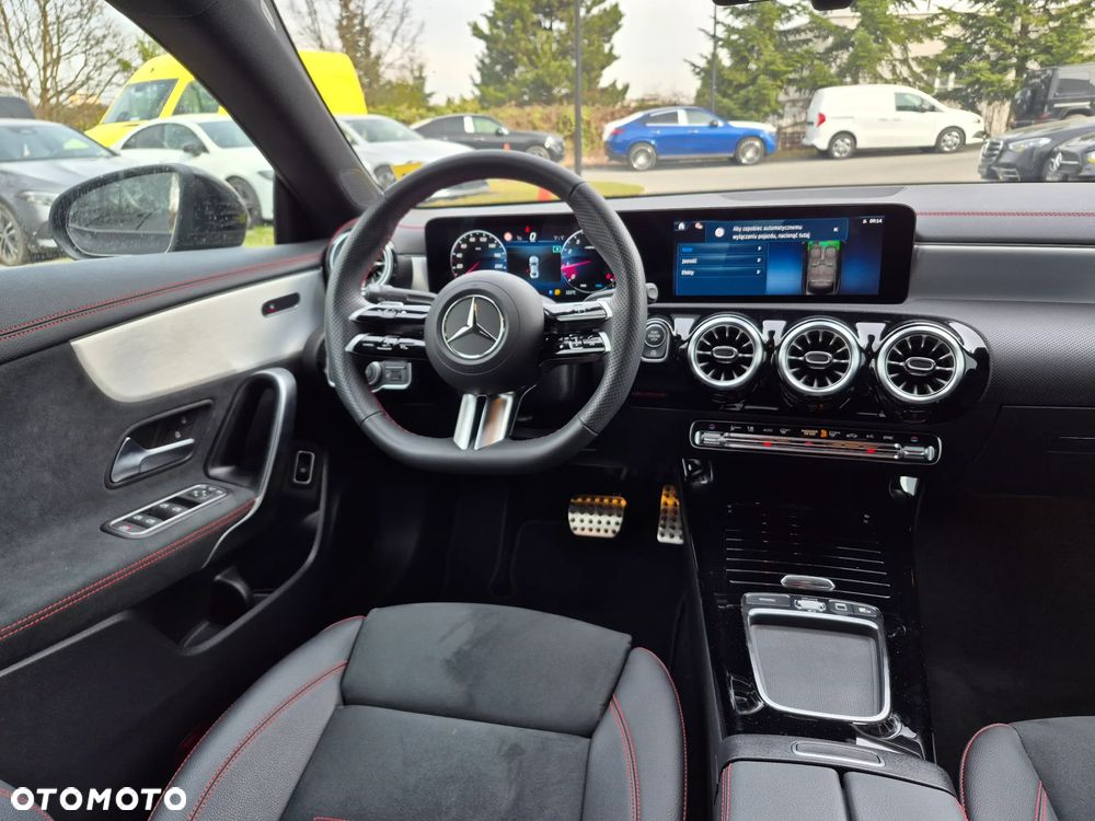 Mercedes-Benz CLA 200 AMG Line 7G-DCT - 25