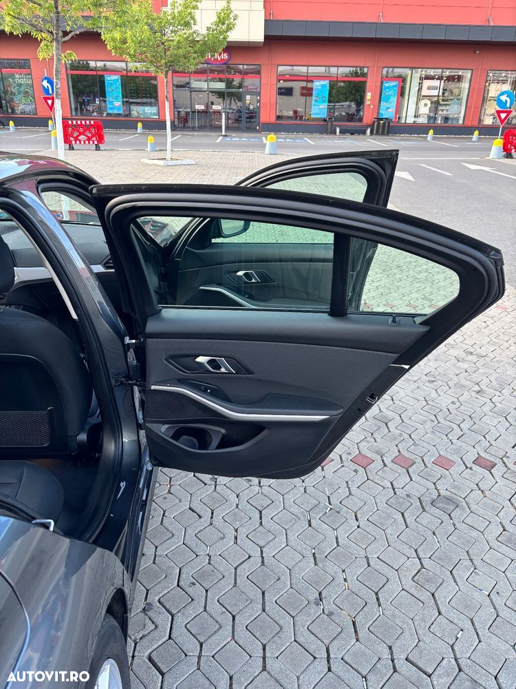 BMW Seria 3 - 16