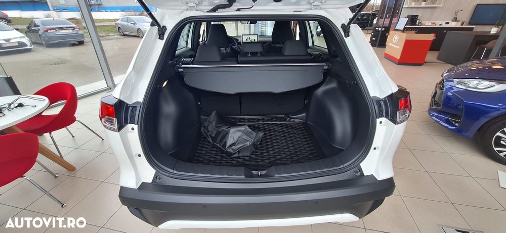 Toyota Corolla Cross - 13