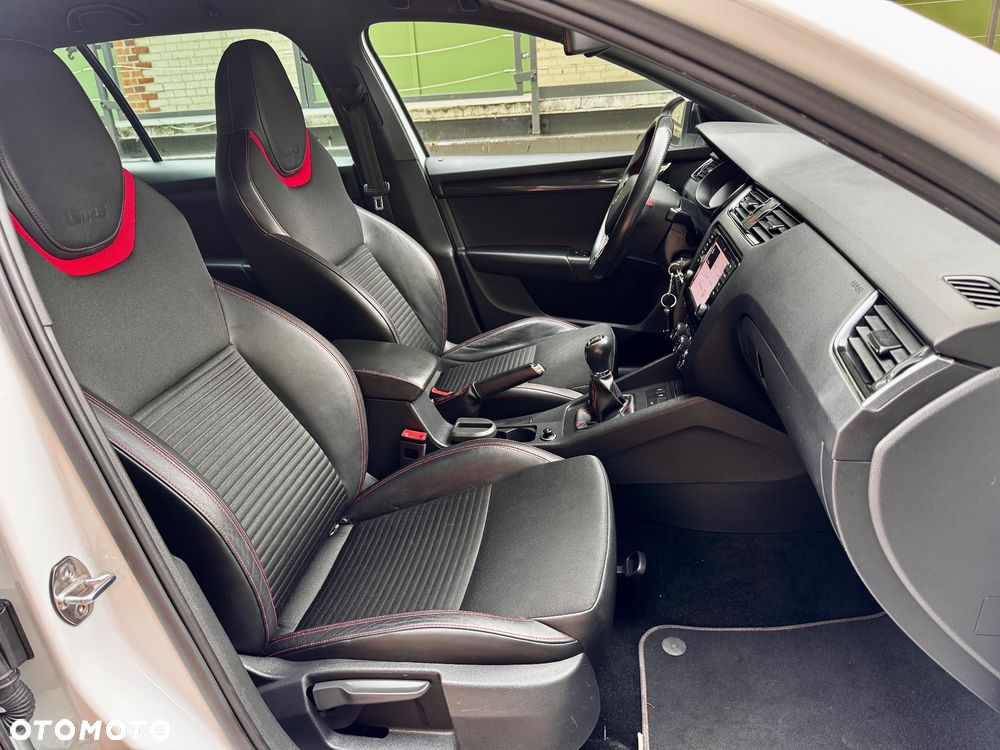 Skoda Octavia 2.0 TDI RS - 33