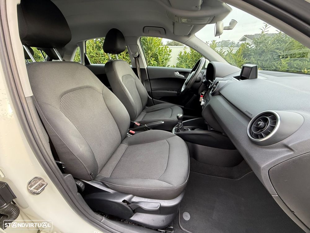 Audi A1 Sportback 1.6 TDI Advance - 24