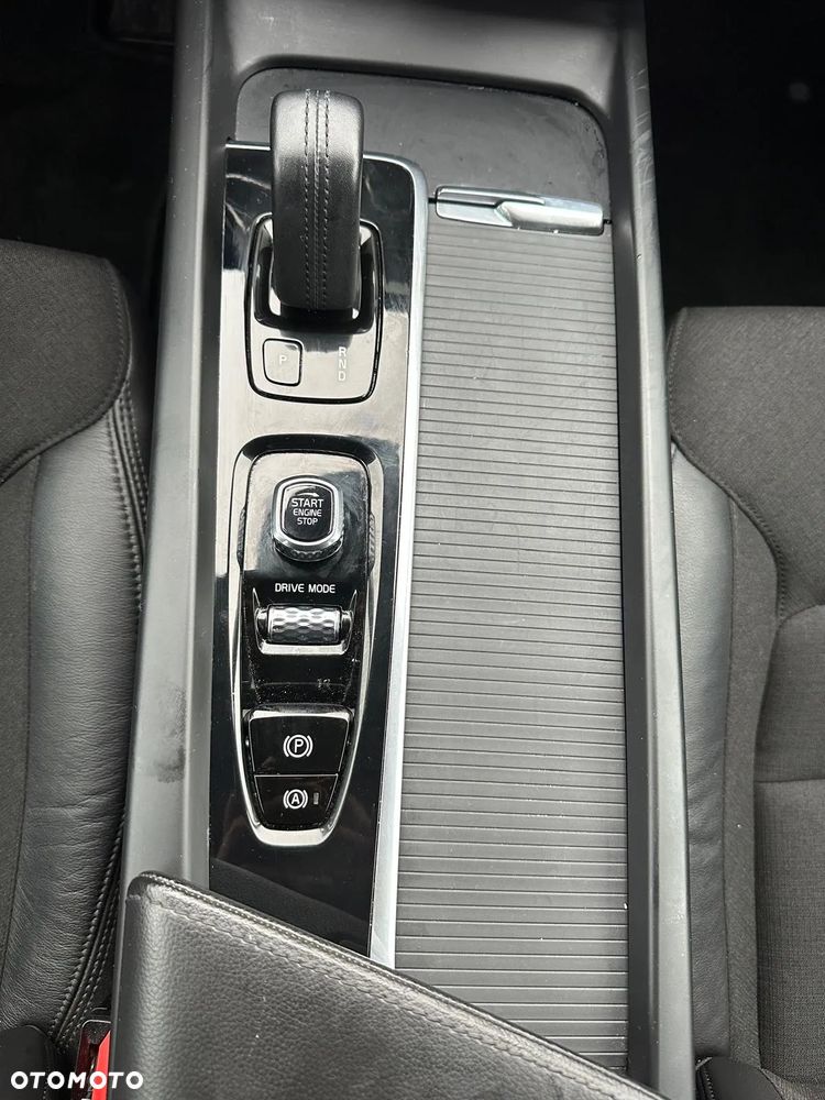 Volvo XC 60 B4 D AWD Geartronic Momentum - 13