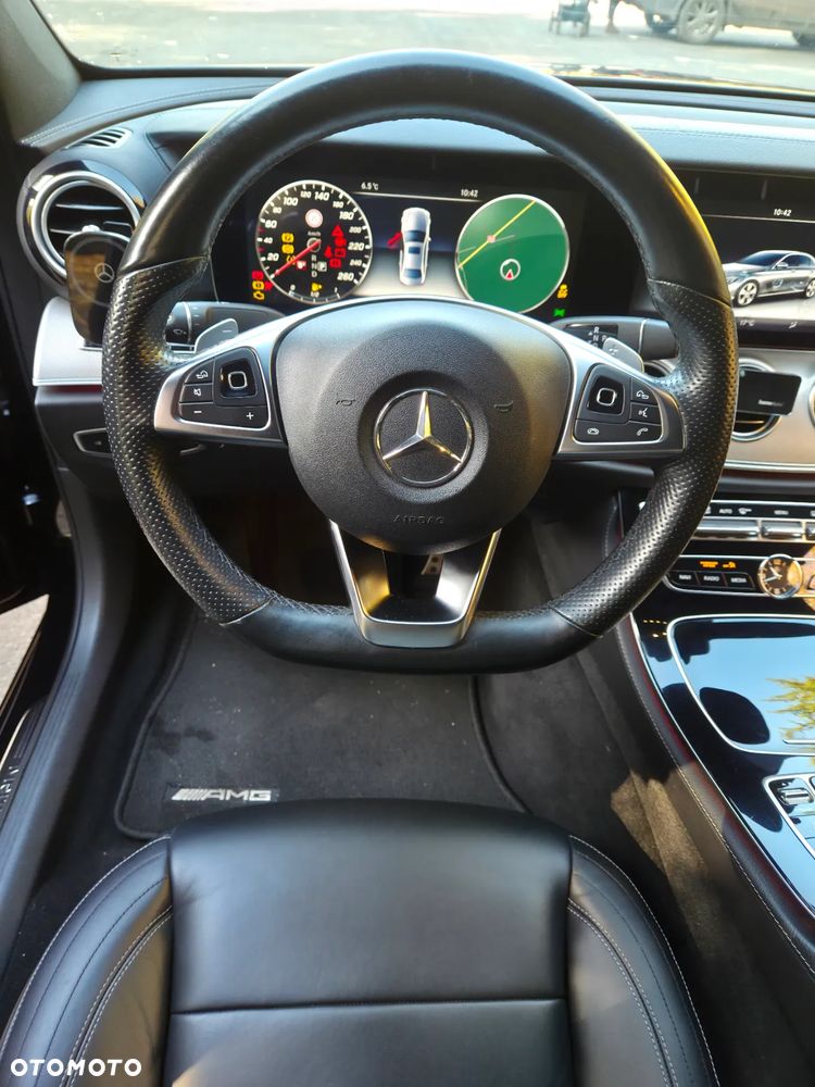 Mercedes-Benz Klasa E 200 4-Matic 9G-TRONIC - 34