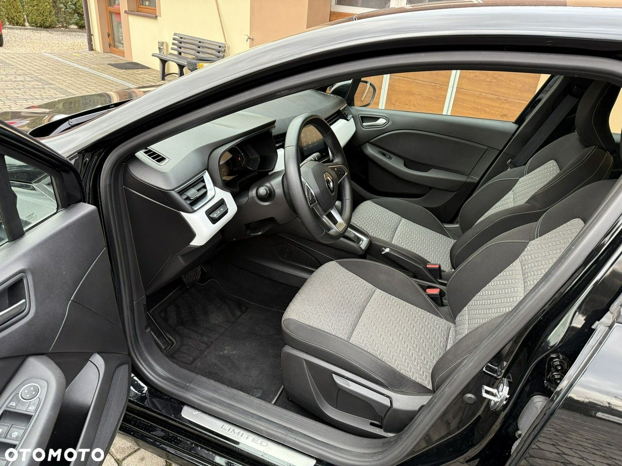 Renault Clio - 22