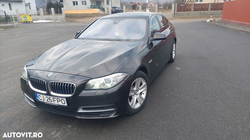 BMW Seria 5 520d Aut. Luxury Line - 9