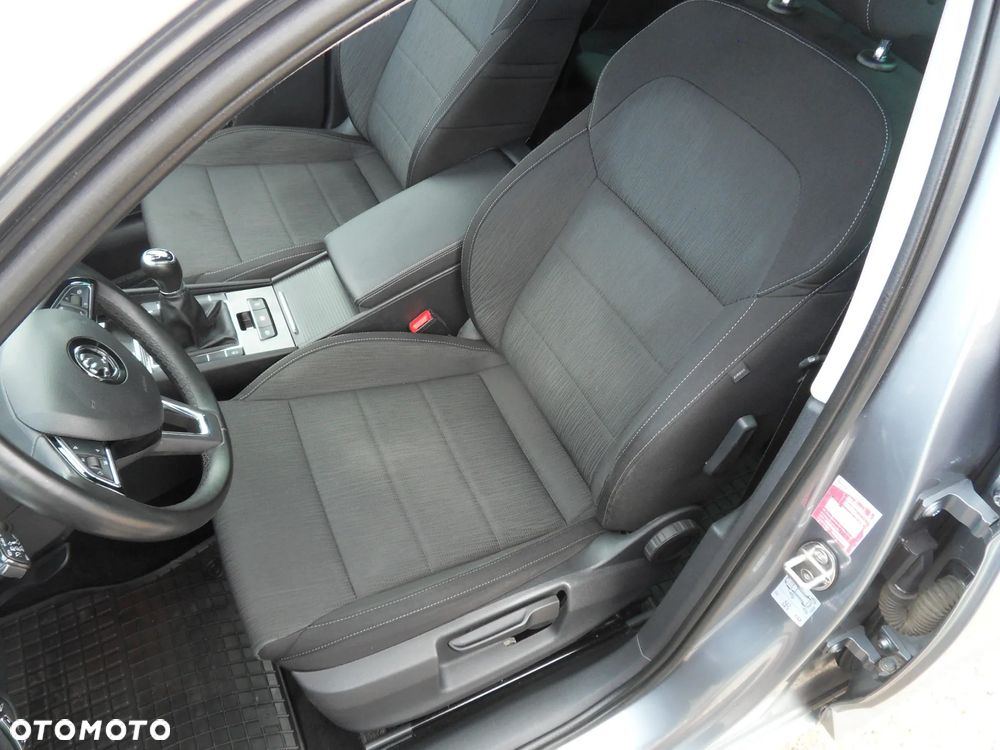 Skoda Superb 1.6 TDI Active - 15