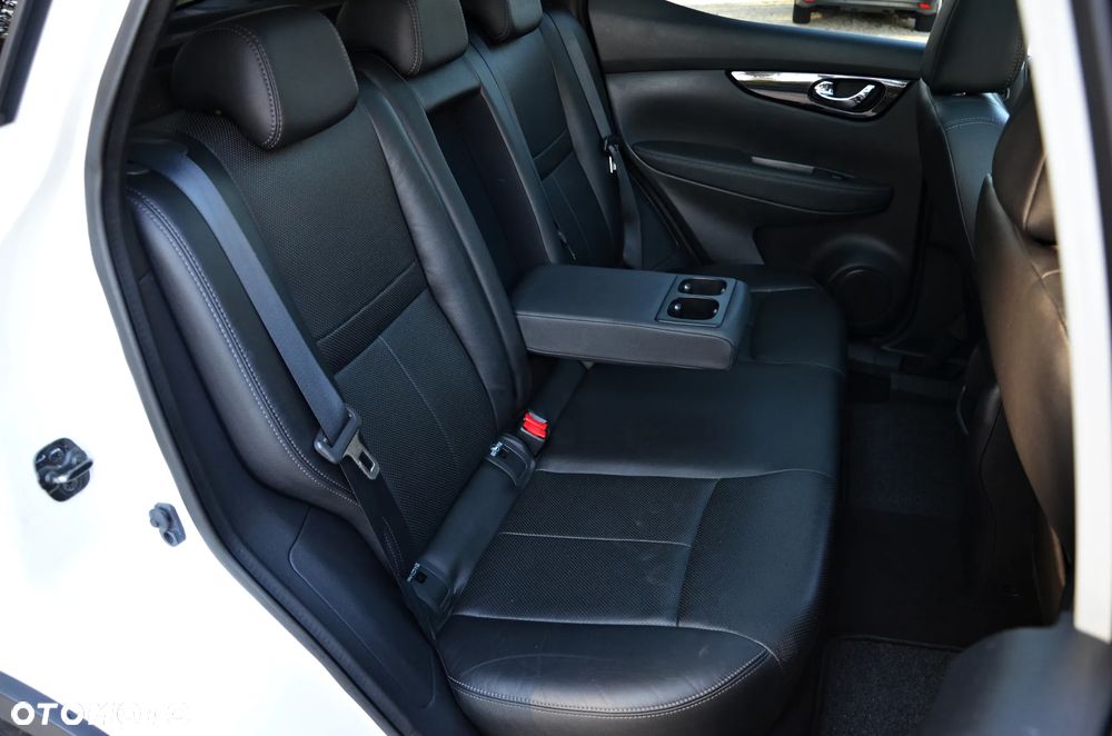 Nissan Qashqai 1.6 DCi 4x4 Tekna - 33